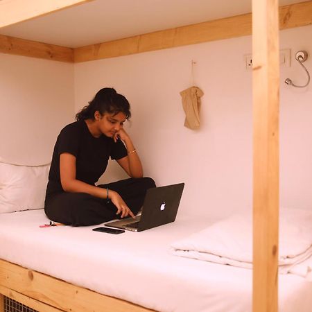 Nap Manor Hostels Mumbai Exterior foto