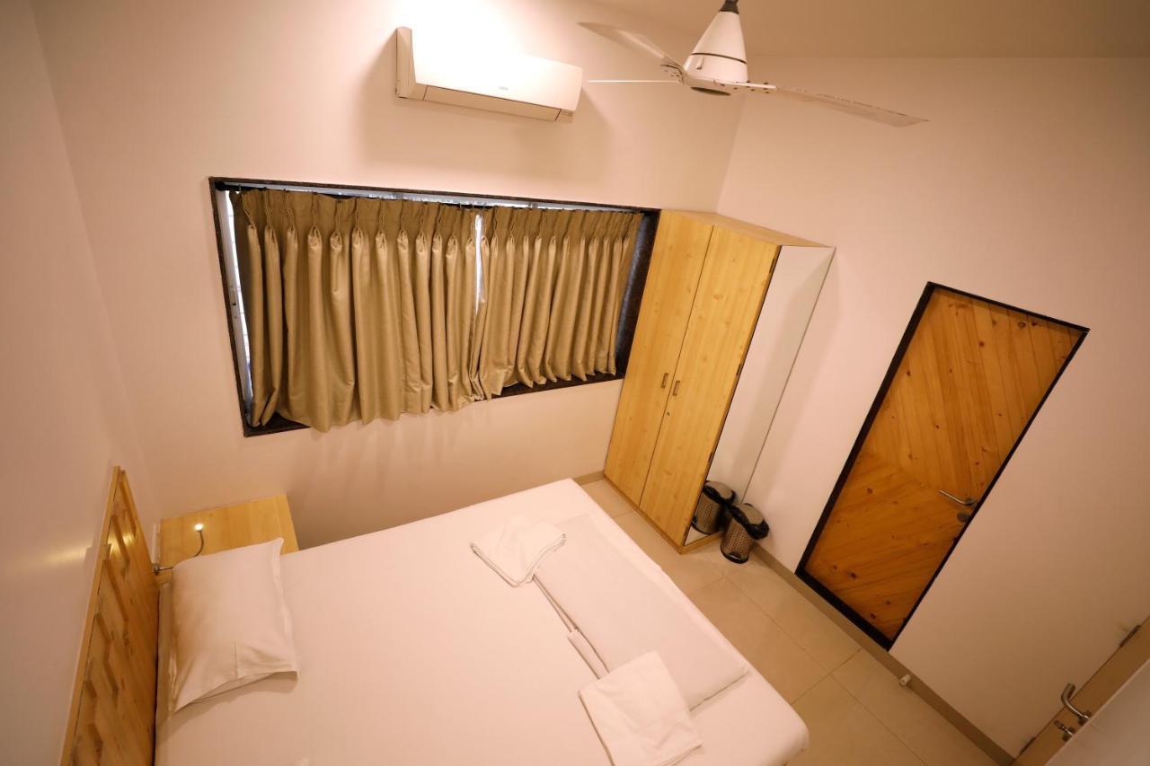 Nap Manor Hostels Mumbai Exterior foto
