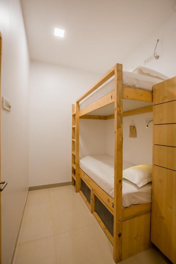 Nap Manor Hostels Mumbai Exterior foto